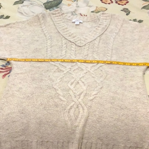 LOFT v-neck sweater - Picture 8 of 9